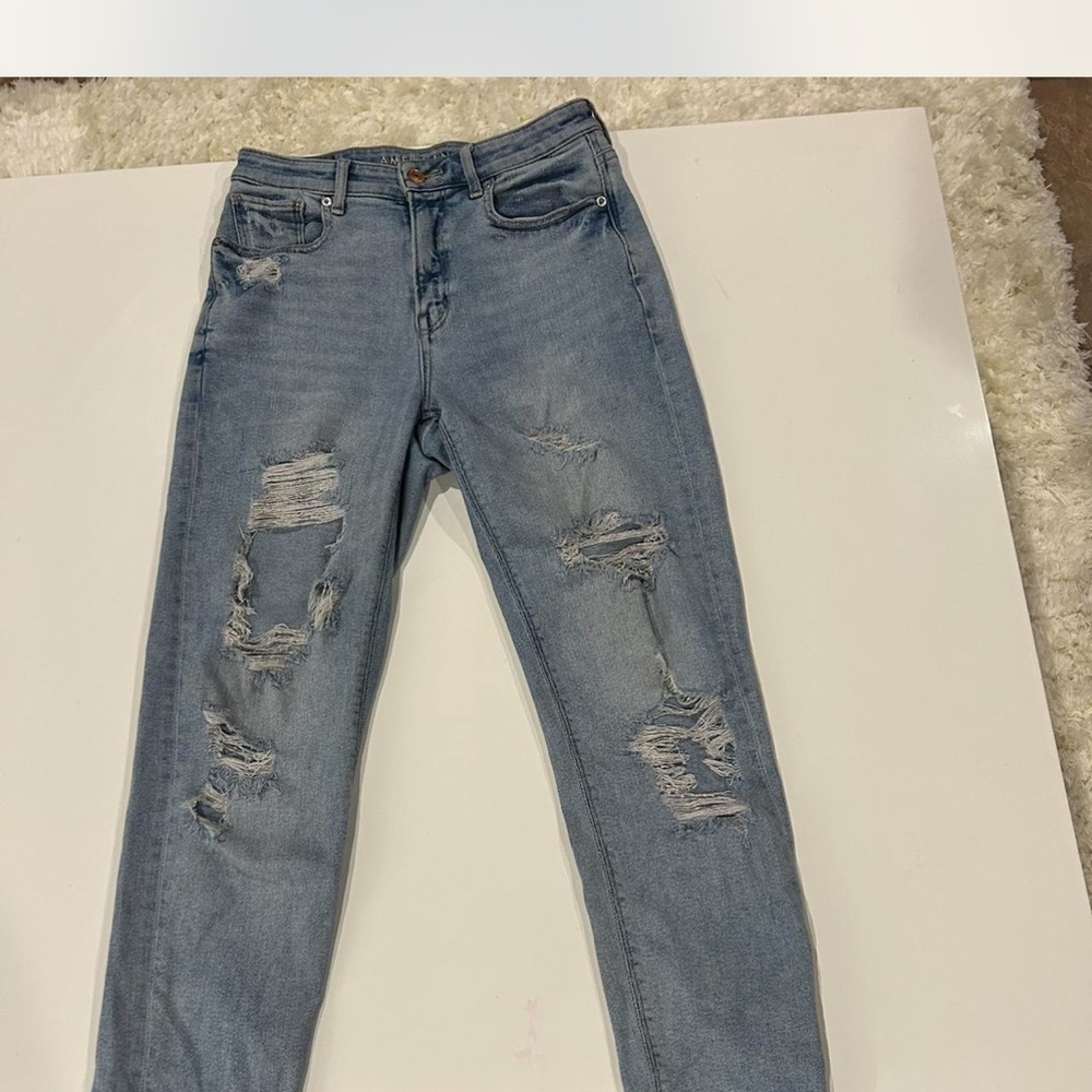 American Eagle Outfitters Light Blue Distressed Skinny Jeans